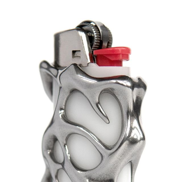 99reference's tweet photo. Metallic Lighter Case by Room One 🔥 https://t.co/arUrnWUeoP