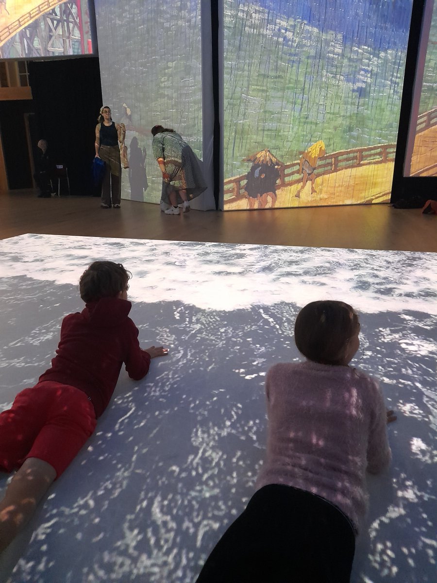 Ann40409552's tweet photo. A good day, doing the Van Gogh Live immersive experience in Brighton Dome with LaLa, Doughnut and MC https://t.co/AXVMN9b9Um