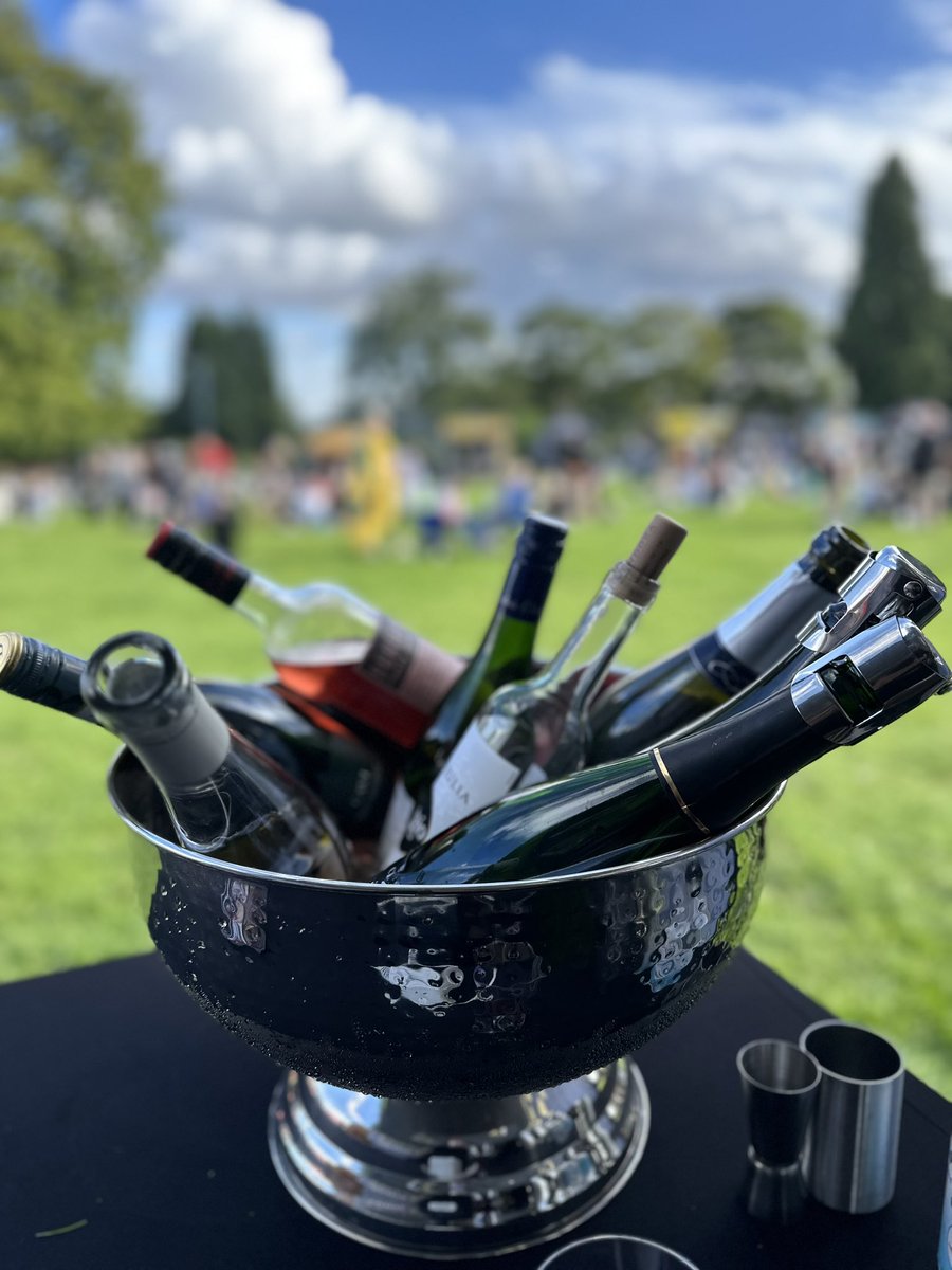 Hey #SuttonColdfield crew, we’re at <a href="/DigbethDiner/">Digbeth Dining Club</a> Sutton Coldfield rugby club on Saturday with our Corkers Wine &amp; Fizz Bar serving 15+ wines by the glass