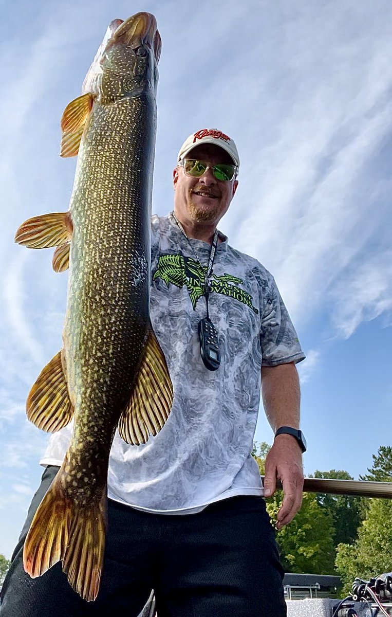 joelthemuskyman's tweet image. Pike love Swimmin’ Dawgs!

#stcroixrods #bestrodsonearth #finsbraid #finsfishing #offshoretackle #rangerboats #minnkota #humminbird #muskyinnovations #stealthtackle #engelcoolers #simmsfishing #npaa #fishing