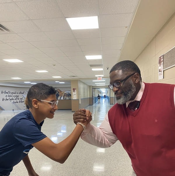 Big shoutout to @pham_teachela, part of the <a href="/THS_ELA/">Travis HS English Dept</a> family, for organizing an engaging scavenger hunt with her AVID students! One of the clues: snap a photo arm wrestling someone. 📸💪🏾#EducationFun #InteractiveLearning #TigerPride365 #Itsaboutthekids #Grownmanstrength
