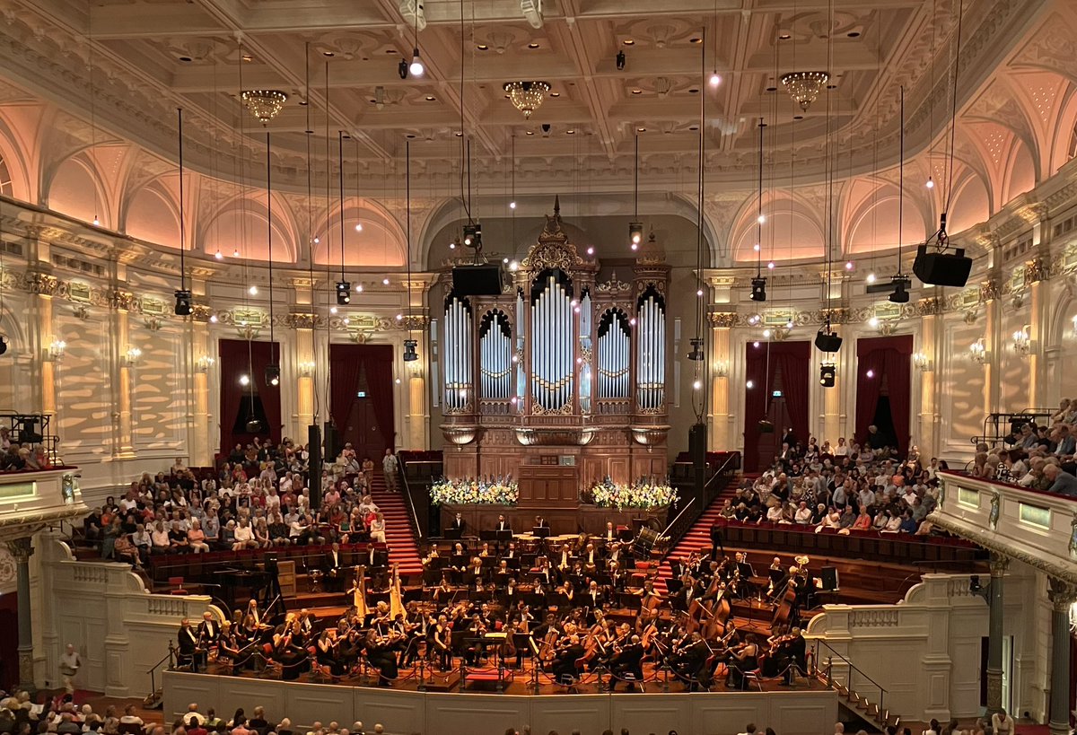 Een avondje Concertgebouw Amsterdam is voor mij dé manier van ontspannen. Vanavond met het Orquesta Sinfónica de Castilla y Léon. Spaans temperament met oa de Bolero en Carmen.