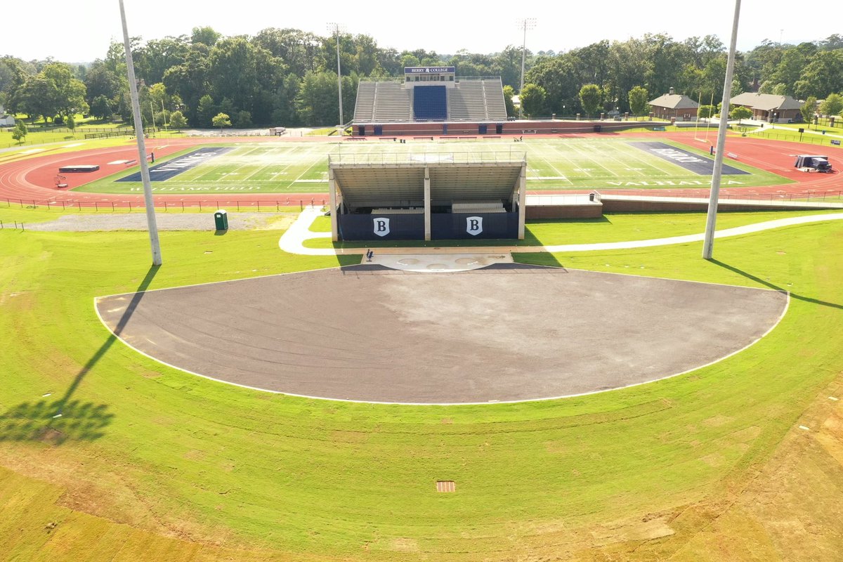 BerryXCTF's tweet image. Well T&F and Throws community, whatya think?
Us? No words 😍🥹
Give throwers the home and arena they deserve
@GillAthletics #Throws #HammerThrow #Discus #ShotPut #Javelin #WhyD3 @NCAATrackField @nationalthrows #CommitToTheB