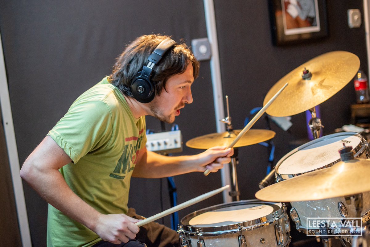 leestavall's tweet image. As part of our Feature Friday series, we present to you @BadCuster from the Pittsburgh, PA for Direct-to-Vinyl Live Session #2879. #lathecut #lathecutrecords #leestavall #directtovinyl #brooklyn #NYC #greenpoint #analog #recording #indie #vinyl #record #nycmusic #recordingstudio