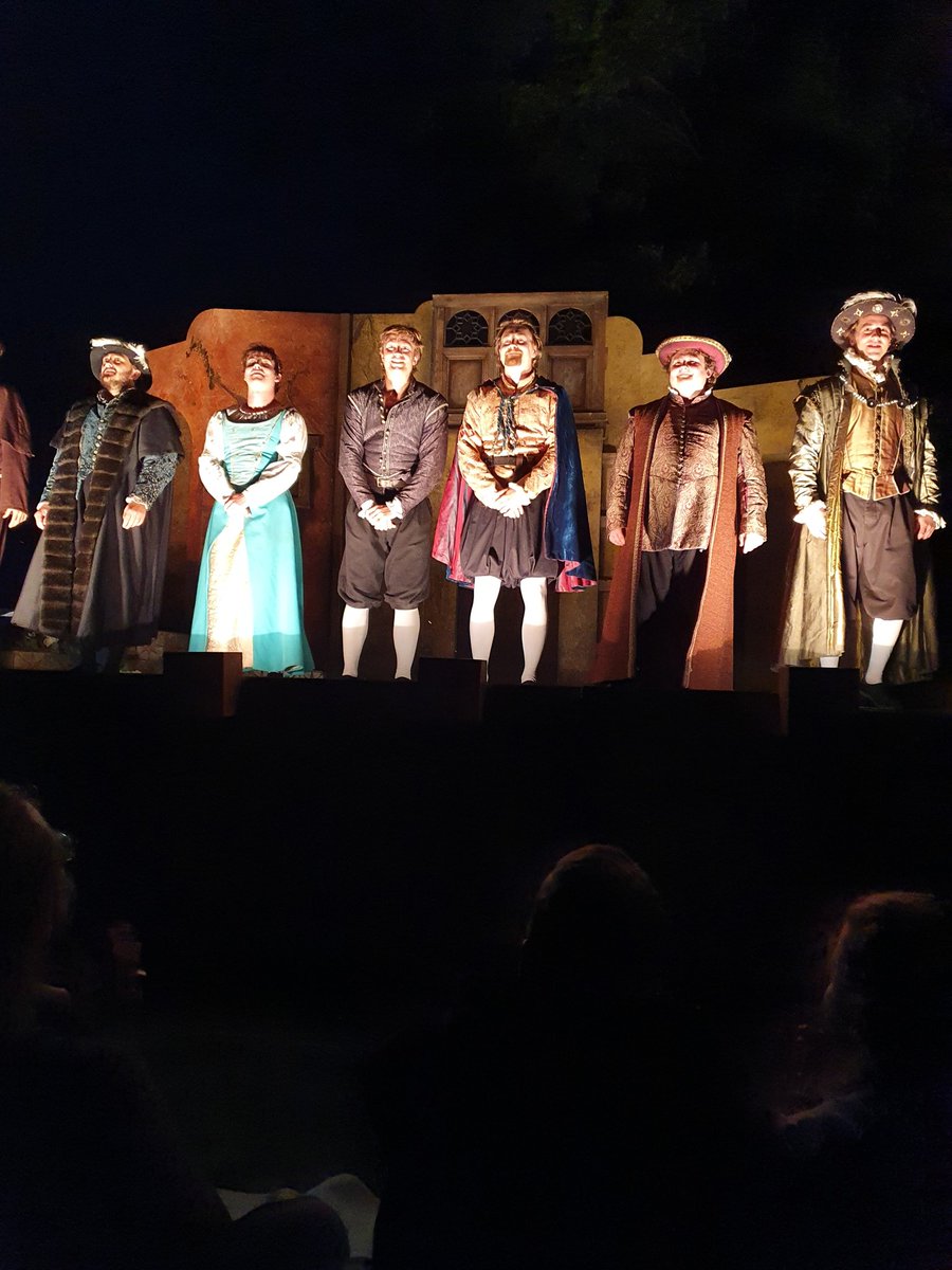Really lovely evening of entertainment @NewbyHall @NewbyHallGarden thanks to @TLCMuk #RomeoandJuliet If you have not experienced one of their wonderful productions I'd seriously recommend you do - really fab
