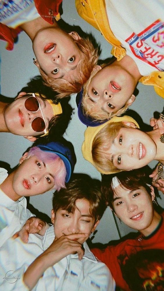 AmazingggMarch's tweet photo. @musicnewsfactpl @kpopowo B T S https://t.co/3ozFpqBT8Z