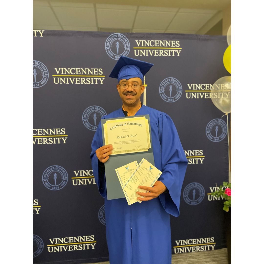 UCShelters's tweet photo. Guest Spotlight!
Raphael is a veteran who came to UCS in Sept 2022. He has always been a driven and hardworking individual with big dreams! He stayed with us for 2 months and was able to secure employment and housing through coordinated efforts with ECHO Housing and UCS. (1/4) https://t.co/jBS1pdpmhH