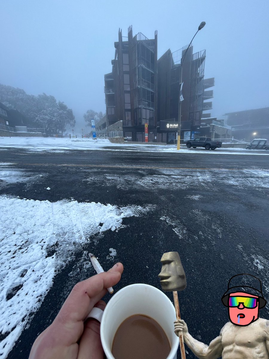 Throwing frosty GVNG signs 😶‍🌫️
#GM ☀️😮‍💨☕️🍃❄️
Have a cracker day yo! 📢🗿

#WTFisaCHUNGO
#Chungos 
#SnowCones 😮‍💨