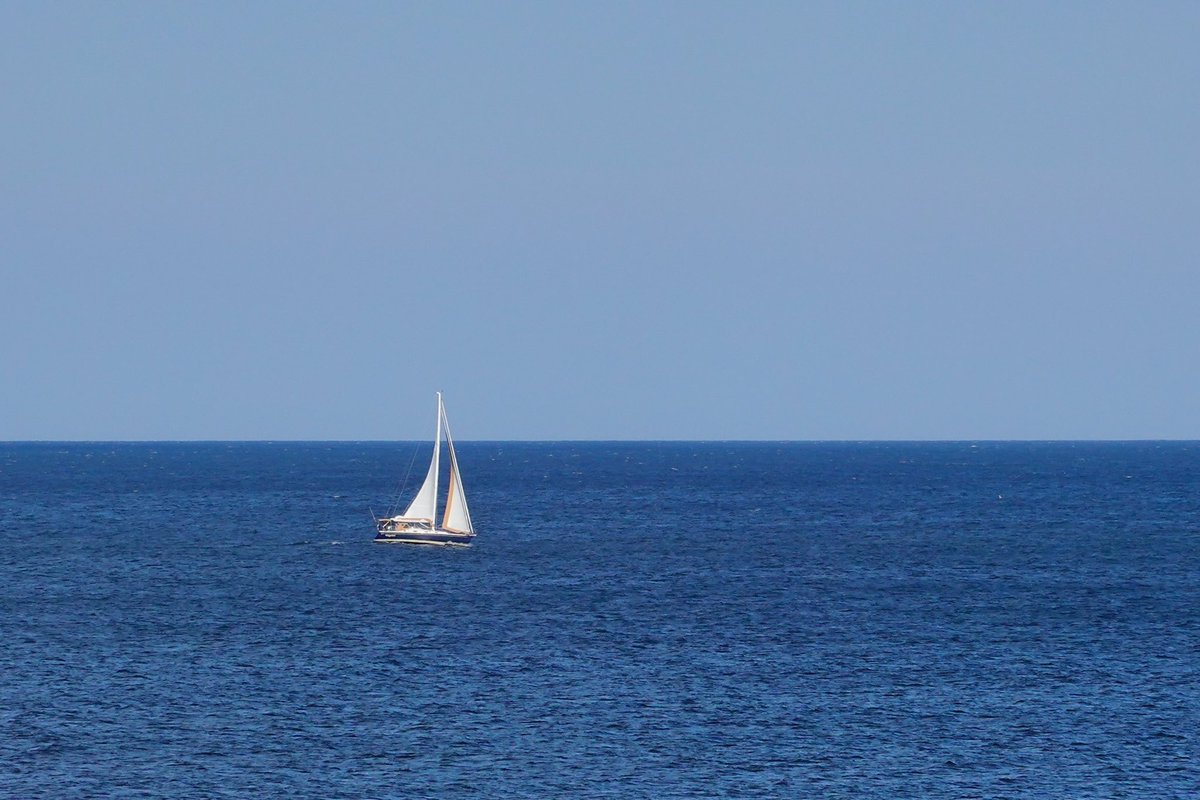 PaulSGundlach's tweet photo. Happy Friday! We had rain again at sunrise but my sunny afternoon walk made up for it. Here’s a sailboat on the ocean, some beachgoers looking south, a line of cute puffy clouds looking north, and a boat in the bay. Click for full size. I hope you have – and had – a great day! https://t.co/LZHunKEFKw