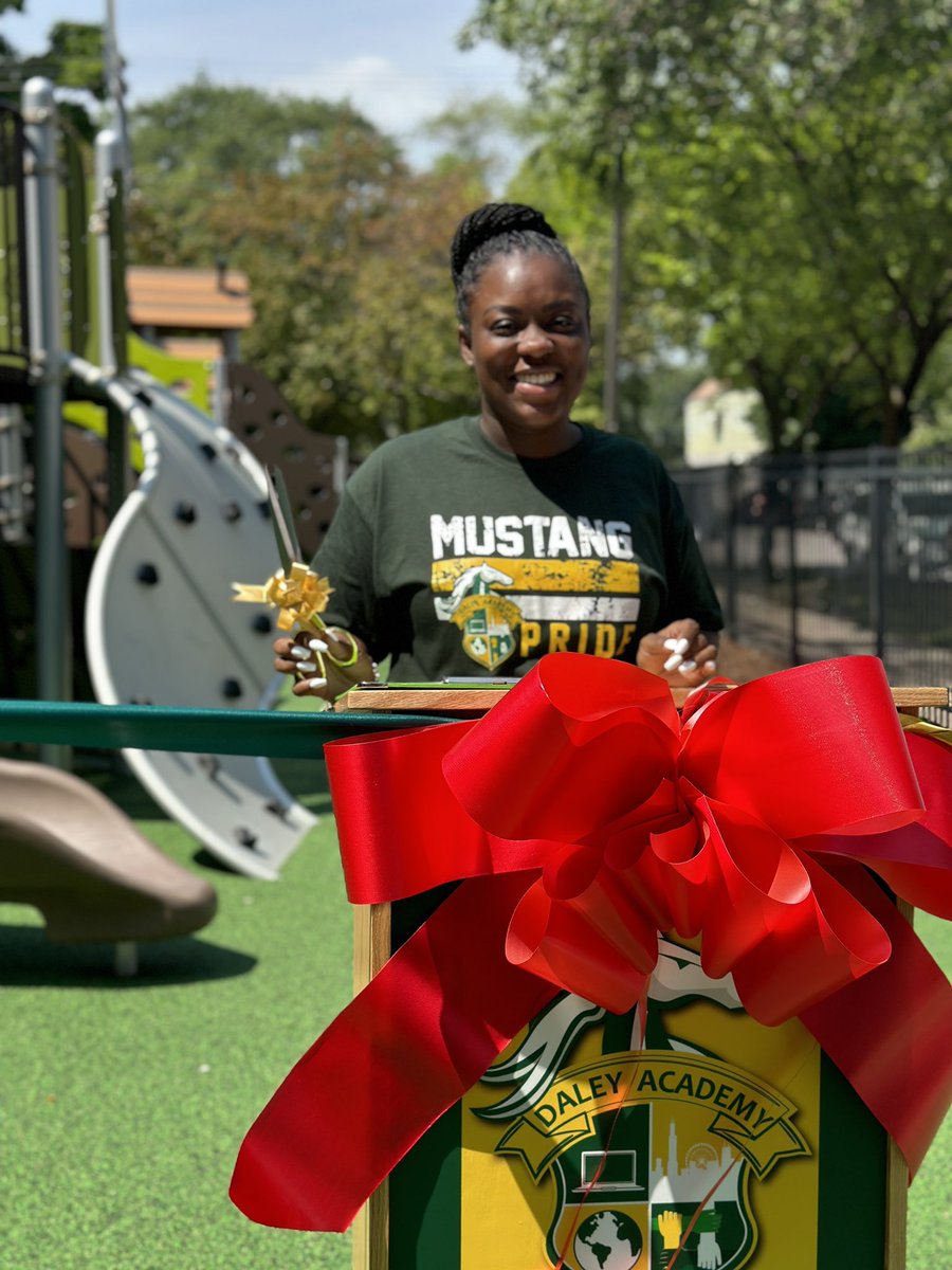 Principal_KHam's tweet photo. Ribbon Cutting for our New Playground! #WeareDaley🐎 https://t.co/8yXldvRXX6