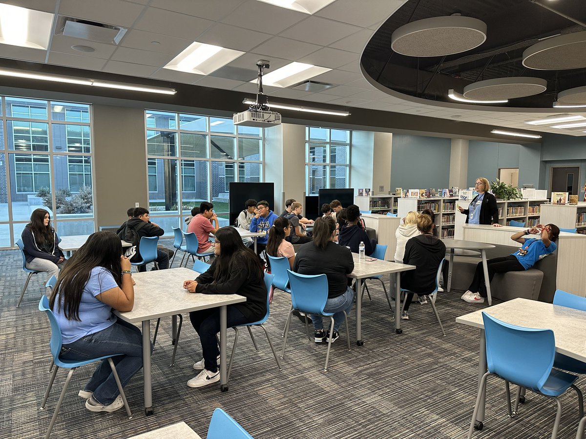 English classes began to visit the library today to check out books. The rest of the classes will get to visit next week. We love seeing our students check out something they are interested in reading. #kcmskodiaks #ncisd