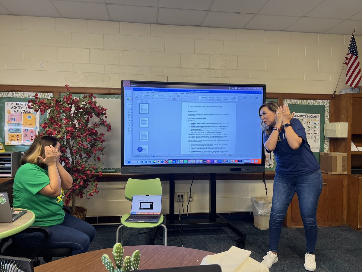 Belinda is modeling for us how to teach vocabulary using movements during an interactive read aloud! #instructionalcoaches #collaboration @LANschools #leadershipacademynetwork #allinwithLAN #leadwithLAN #teachwithLAN #fwisd