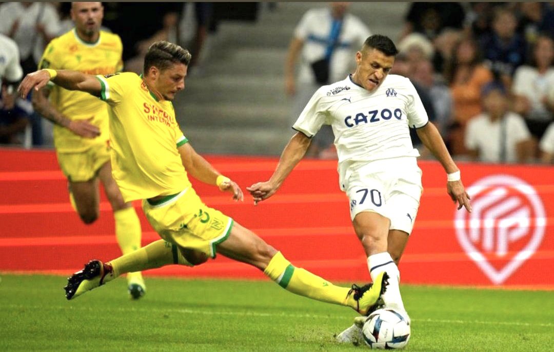 FranceschiMatt's tweet image. Palmarès de Wilfried Bien à la VAR ces derniers mois contre l’OM :

- But refusé face à Metz sur une faute imaginaire 
- But refusé face à Lens sur une faute imaginaire 
- Penalty (et carton rouge) non signalé face à Monaco et Nantes 

Ce n’est plus de l’incompétence…