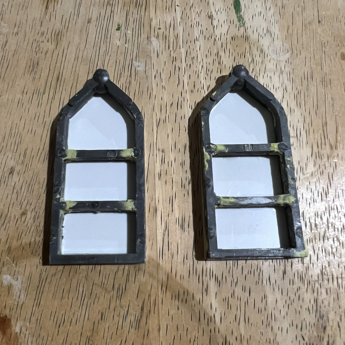 droidworkshopuk's tweet photo. Working on scratchbuilding some bookcases for a diorama I’m working on 
#WarhammerCommunity
#PaintingWarhammer https://t.co/mHhRnKkcp7