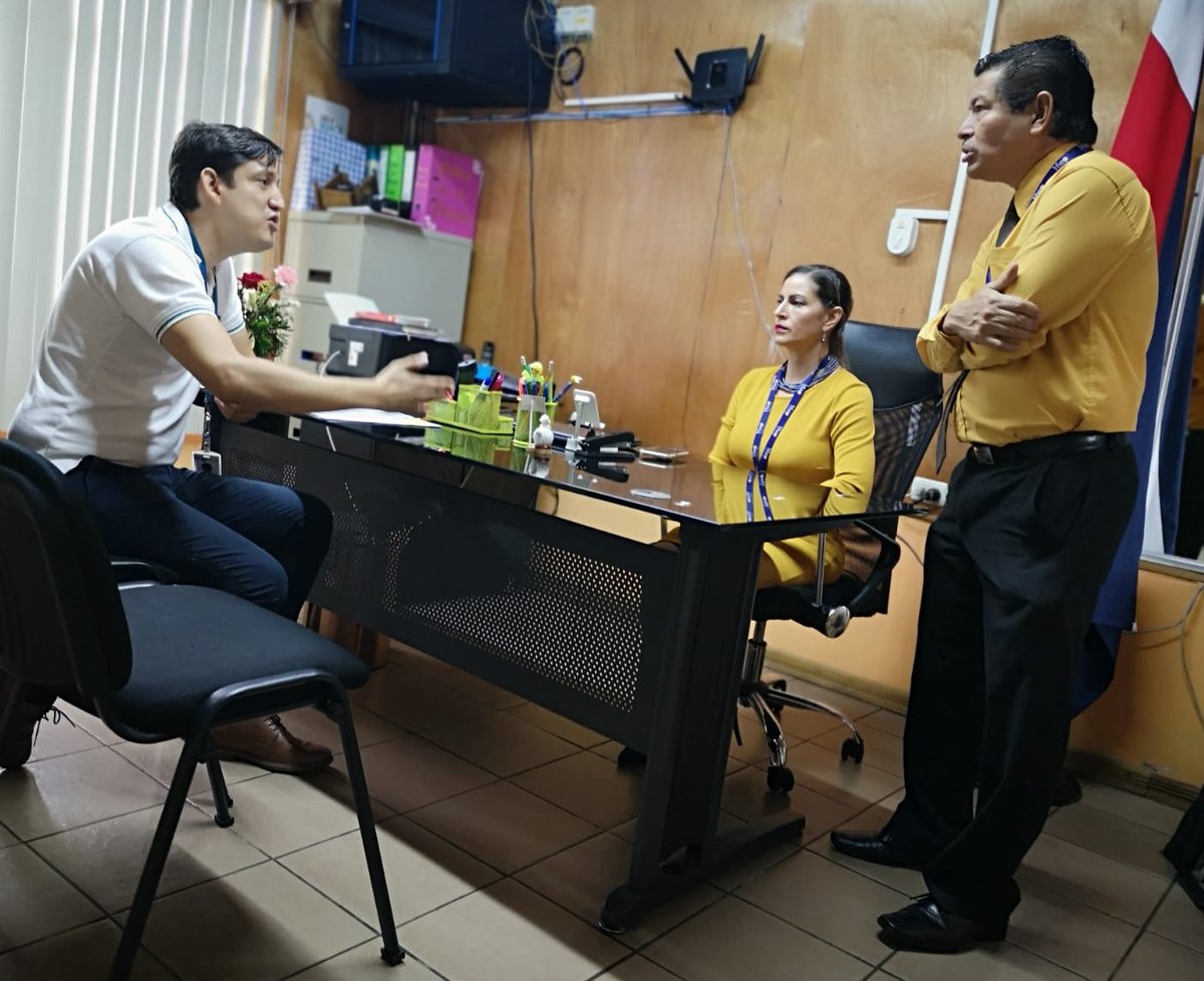 micittcr's tweet photo. Este viernes el viceministro de Ciencia, Tecnología e Innovación, Orlando Vega junto con el profesional en Telecomunicaciones, Luis Giraldo, realizaron una gira en San Rafael de Heredia + info en https://t.co/cazg8G8zc1 https://t.co/9MAimSeZ2Z