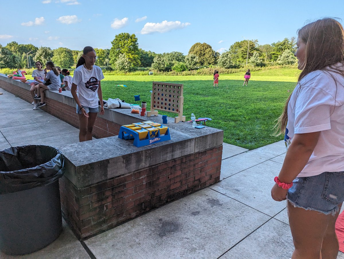 Mrs. Hriniak tweet media