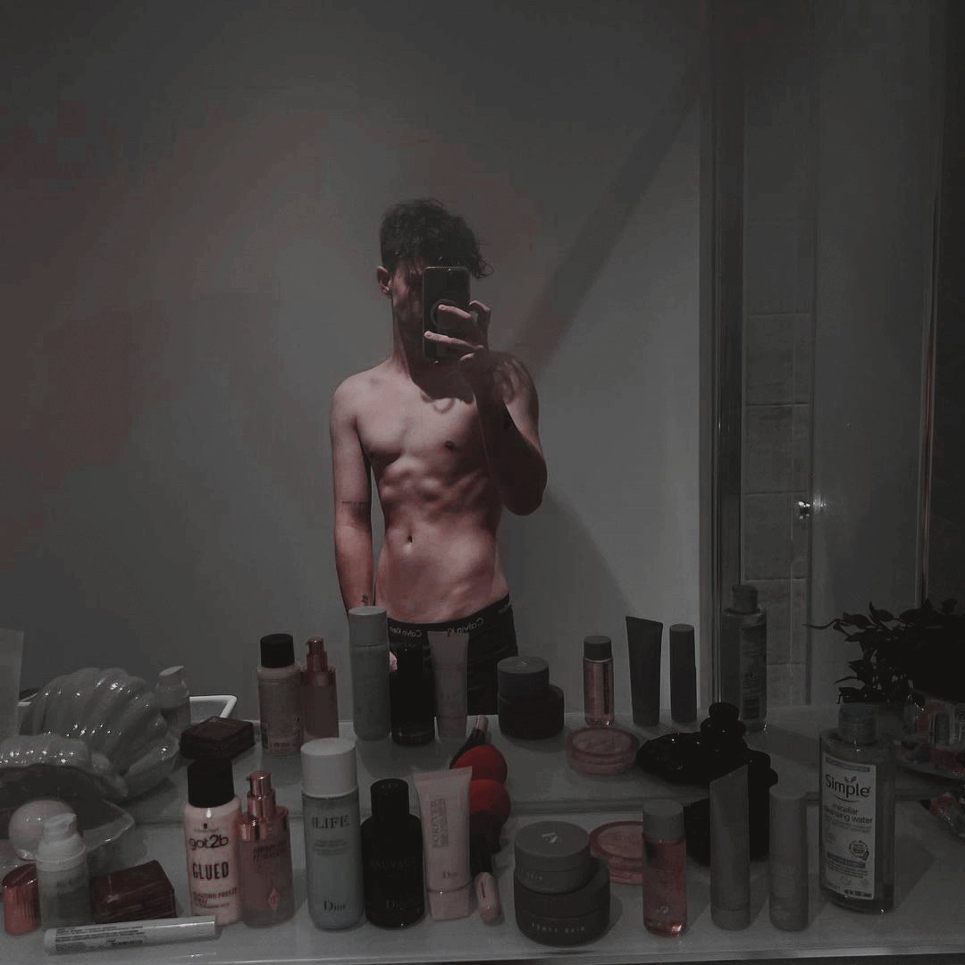 coeurandfleur's tweet image. ⁂                    𝕯𝐨𝐦𝐢𝐧𝐢𝐪𝐮𝐞 𝓗𝐞𝐧𝐫𝐢𝐤𝐬𝐞𝐧ツ⌫                   

     ❝𝗍𝗁𝗂𝗌 𝗌𝗎𝗆𝗆𝖾𝗋 𝗂𝗌 𝗌𝗈 𝗁𝗈𝗍 𝗂 𝖼𝖺𝗇'𝗍 
         𝗄𝖾𝖾𝗉 𝗆𝗒 𝖼𝗅𝗈𝗍𝗁𝖾𝗌 𝖺𝗍 𝗁𝗈𝗆𝖾.❞