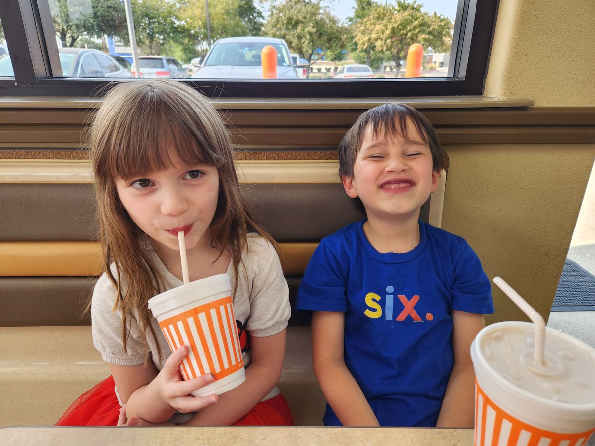 BeckhamReads's tweet photo. When it's your birthday and your mom says you can go anywhere for your birthday dinner, there's one clear choice. @Whataburger #six https://t.co/8rnhIknnbv