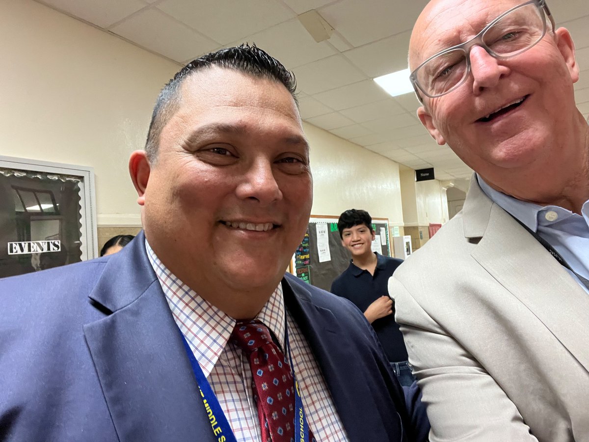 DickTClardy's tweet photo. Great first day at Rosemont MS here in FWISD! https://t.co/uwd7jh1M22