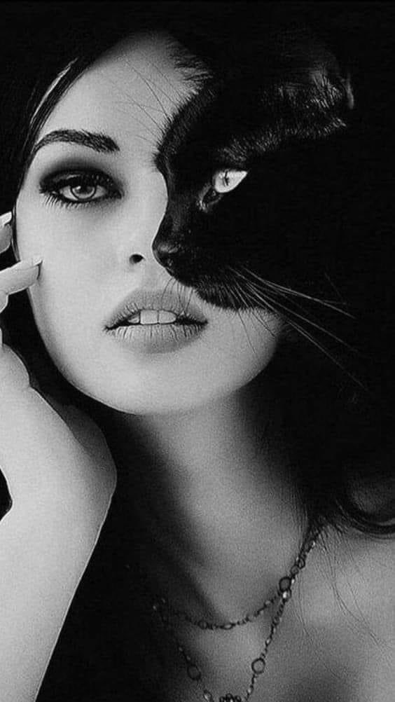 Just a queen and her lion