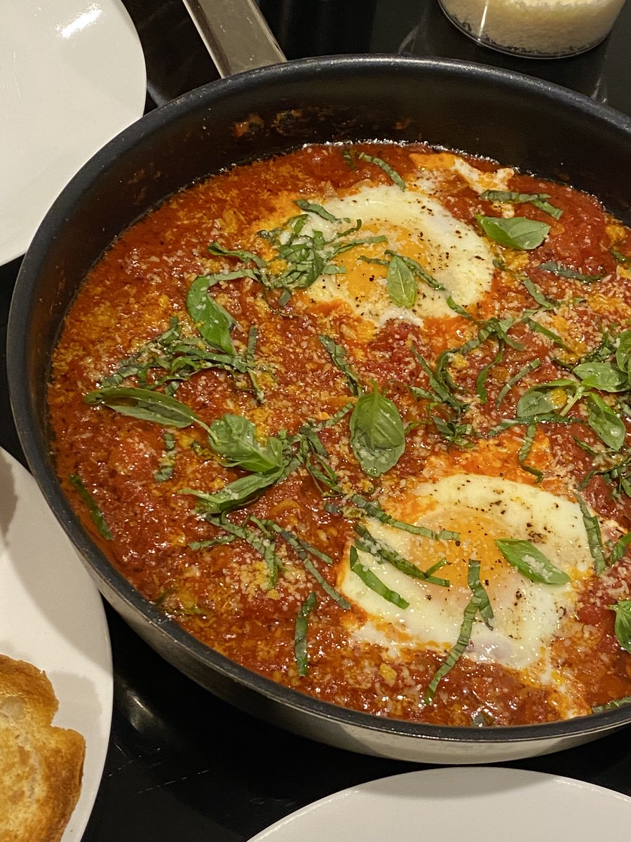 elliottpak's tweet photo. The only reason why I ever started cooking was because I was alone and homesick on the other side of the world from my family

I was living in my ethnic motherland and the Korean food was ridiculously good, but I missed my western staples — so I made them myself https://t.co/GGFeHIsuEZ