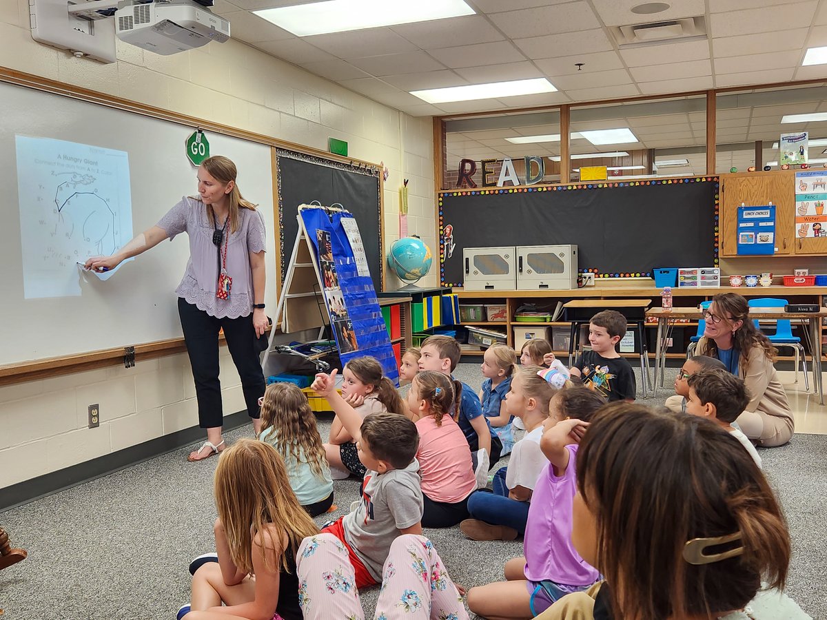 LPSorg's tweet image. It's been a busy &amp;amp; exciting week welcoming all of our students back to the classroom! Thank you to our staff for the hard work they put in to preparing for this school year &amp;amp; to our students for making it a great first week! #LPSProud #FirstWeekLPS

news.lps.org/first-week-202…