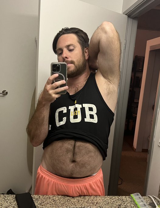 Loving my lazy bear tank, it&rsquo;s also super soft 🐻 https://t.co/7AeLyebm7z