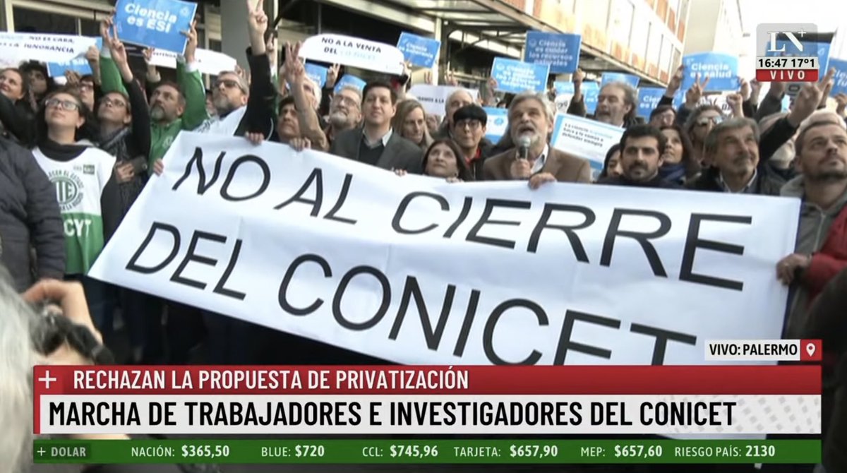 LLibertadAvanza's tweet image. Que extraño el gesto de los que se movilizaron en contra de la reforma del CONICET. Casi como si fueran ñoquis de La Campora, ¿no?