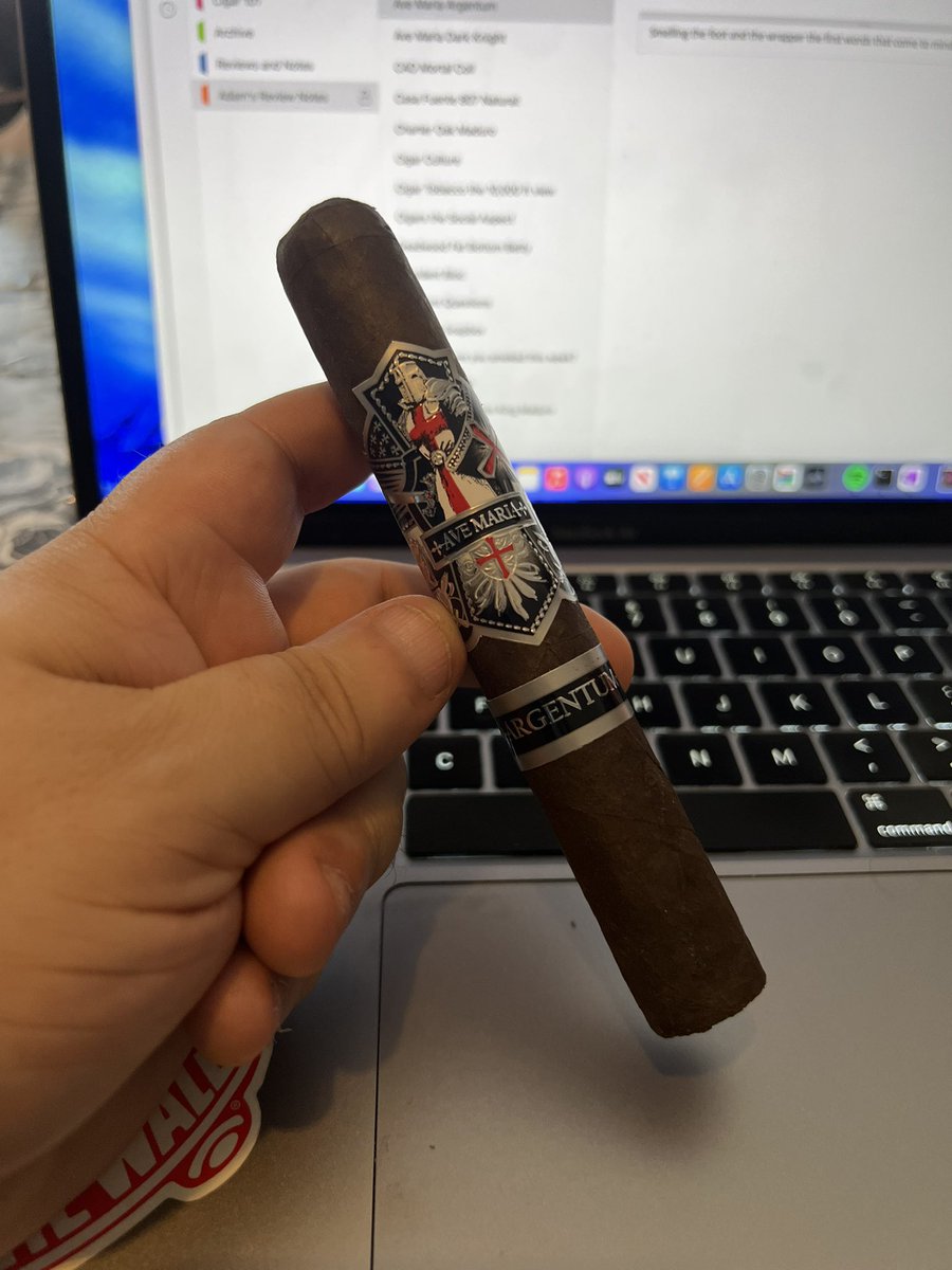 TheCigarMatch's tweet photo. Picked up a couple of Ave Maria Argentum, my son has been wanting to try them so we’re kicking off our Friday night with something new. #CigarLife https://t.co/Ww7Krp6JbU