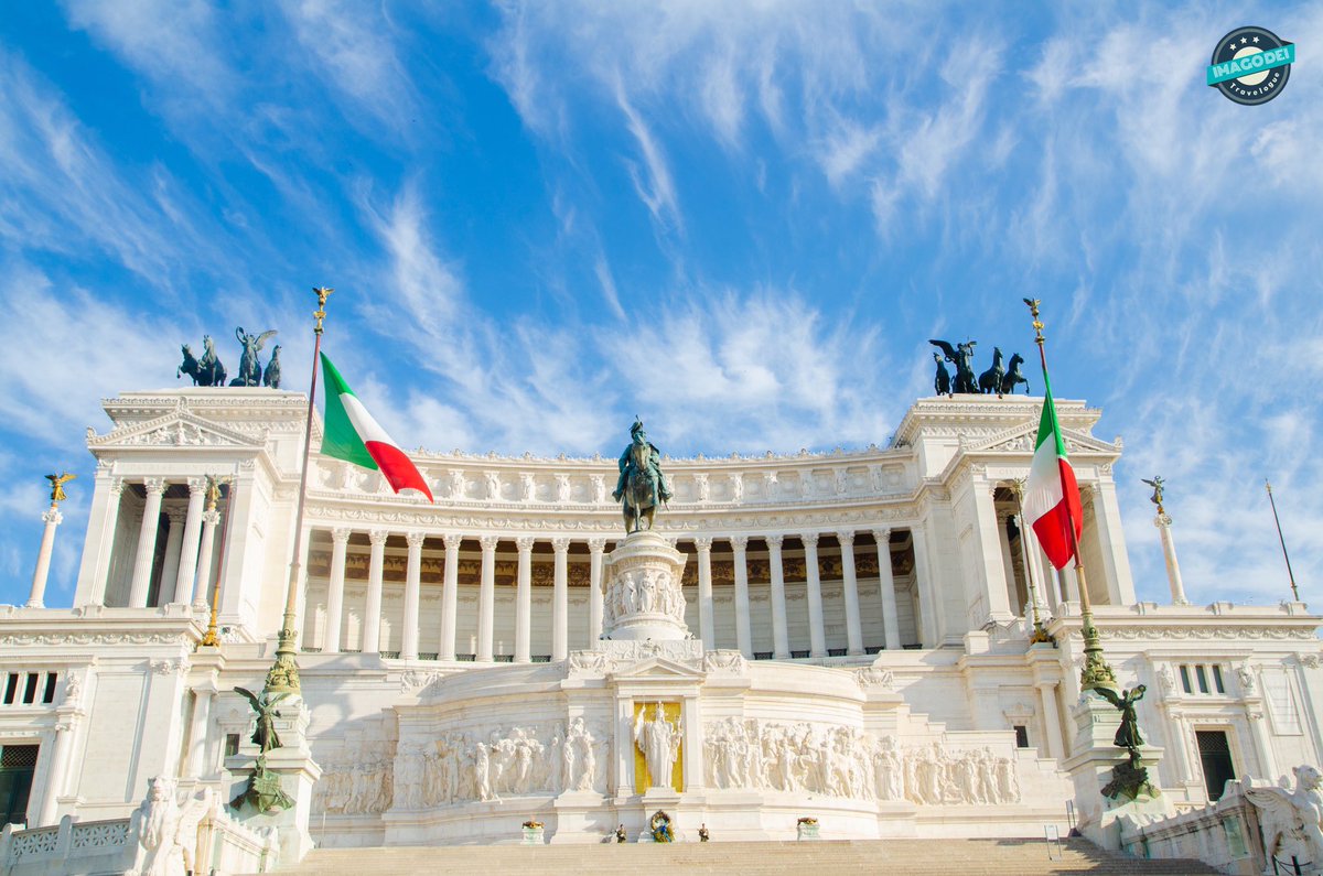 Victor Emanuele II Monument, Rome 🇮🇹
#italy #rome #europe 
#bucketlist #travel #roadtrip #vacation #hiddenjem #holiday #destination #addtobucketlist #bucketlistideas #travelideas #traveltips #travelguide #holidaytips #holidayideas #holidayguide #vacationtips #vacationguide