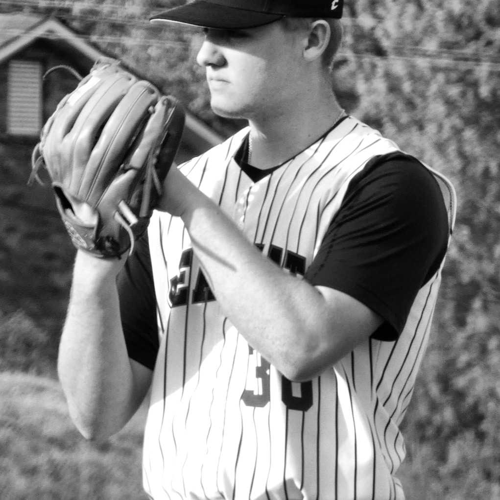 RobinsonJerred's tweet photo. Happy Birthday Kid! Proud of You! @Aaron_Robi https://t.co/Pn1qb8jKZZ