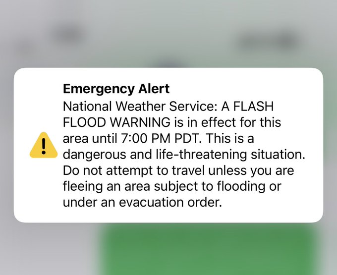 WOAH!!! Vegas is ⛈️ like crazy rn 🤯 https://t.co/toVXXoLMiD