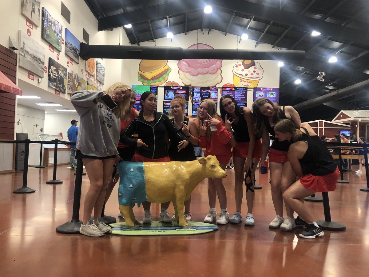 DeekenMr's tweet photo. JAHS tennis went 0-3 in playing tennis matches this week due to weather. We’re 1 for 1 on ice cream trips. https://t.co/mS7y2xcFbm