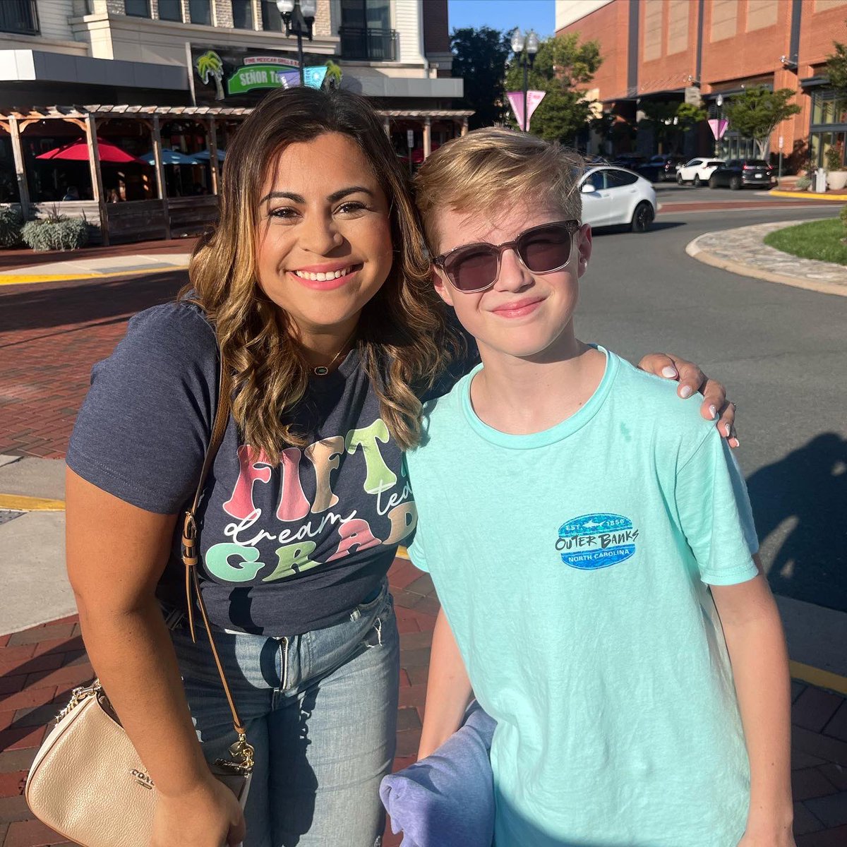 Jen Evans (@jenevanslcps) on Twitter photo We crashed the Discovery BTS party after our movie to see our favorite teachers <a href="/MrsNeff5th/">Laura Neff</a> <a href="/MrsTeetsDIS/">Sam Teets</a> You both are amazing! Have a wonderful school year 💗😊 <a href="/Discovery_elem/">Discovery Elem</a> We crashed the Discovery BTS party after our movie to see our favorite teachers <a href="/MrsNeff5th/">Laura Neff</a> <a href="/MrsTeetsDIS/">Sam Teets</a> You both are amazing! Have a wonderful school year 💗😊 <a href="/Discovery_elem/">Discovery Elem</a>