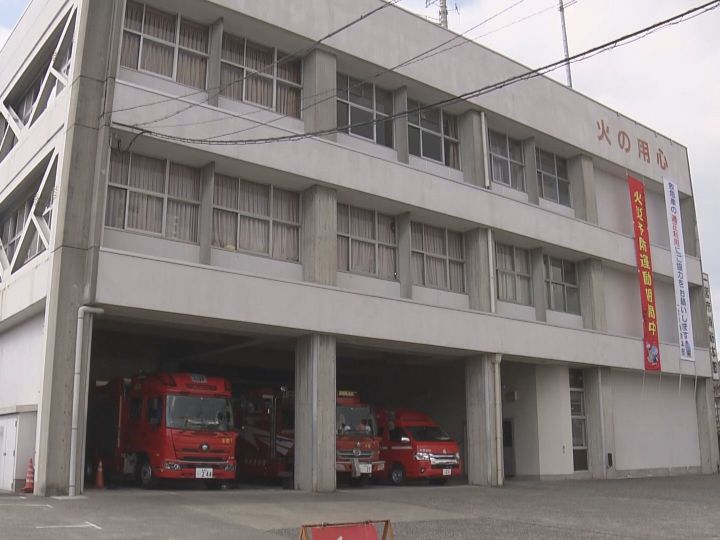 livedoornews's tweet photo. 【懲戒処分】送迎の副業、20代消防士2人が停職処分受け依願退職「軽率な考えで行ってしまった」
https://t.co/zuhOHVrkWk

消防本部によると、愛知と岐阜がエリアのデリバリーヘルスで従業員の女性を自家用車で送迎する副業をしていたという。 https://t.co/nhZs5zvnmi
