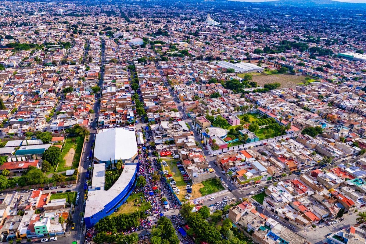Silemgarcia's tweet photo. ¿Que no vendríamos a la Santa Cena?
¿Que sería un fracaso nuestra reunión?
¿Que se acabo la Fe?

Una imagen dice mas que mil palabras. 

Casi 600 mil asistentes. 

Que orgullo ser de la @iglesialldm https://t.co/bAb3L2CGlw