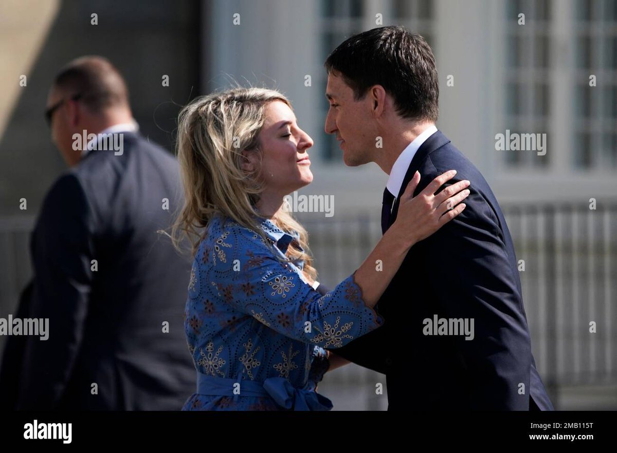 thevivafrei's tweet photo. Do you touch a woman who is not your wife like this?

@melaniejoly @JustinTrudeau https://t.co/2k8RnA21dE