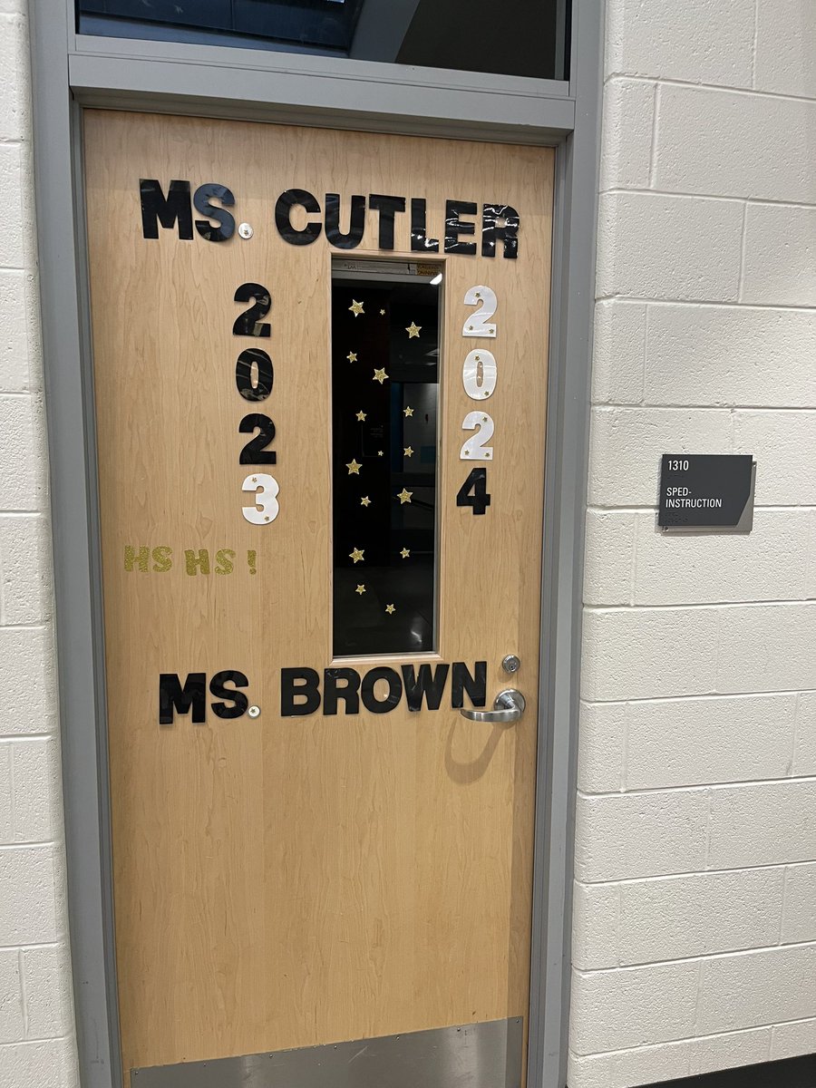 HSHSALLSTARZ's tweet photo. Left school today at the end of #teacherweek 2023-24 with NO classroom decorations because #cutsclass likes to decorate their own space. Don’t get it twisted! We are STILL the LED light originators, just doing it the kids’ way…. STAY!!! TUNED!!! https://t.co/5ksH8QisOI