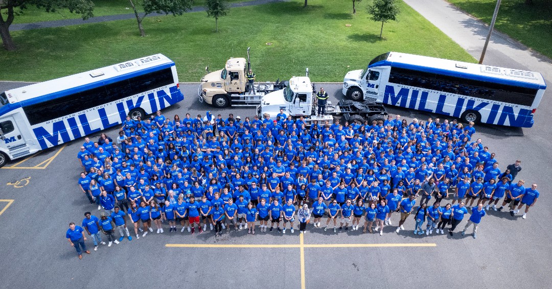MillikinU's tweet photo. More than 350 Millikin students, staff and ADM employees, many of whom were Millikin alumni, participated in service projects around Decatur, thanks to a grant from the ADM Cares charitable organization!

Read more about the ADM/Millikin Day of Service at https://t.co/WJmn0Bf0Fq. https://t.co/Ox1iehuWmV