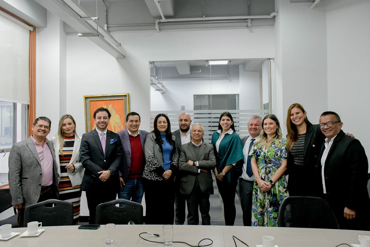Contralcundinam's tweet photo. Contralores territoriales expusieron a  minHacienda, @ricardobonillag, dificultades prespuestales de los organismos de control fiscal. Se acordó mesa técnica para evaluar y adoptar medidas que mejoren los recursos de estos entes, y así fortalecer el control fiscal territorial. https://t.co/LQ7vFHZSOt