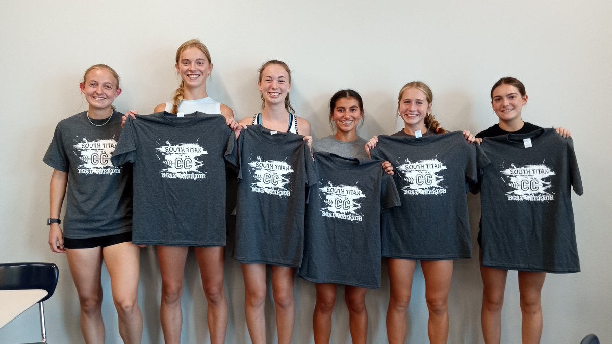 LadyTitanXC's tweet photo. Today we handed out our Road Warrior Shirts from the summer!  Those black shirts take 4 years to earn!  Wear them with pride!  #LTXC #DoToughThings https://t.co/tVvjEfWKZA