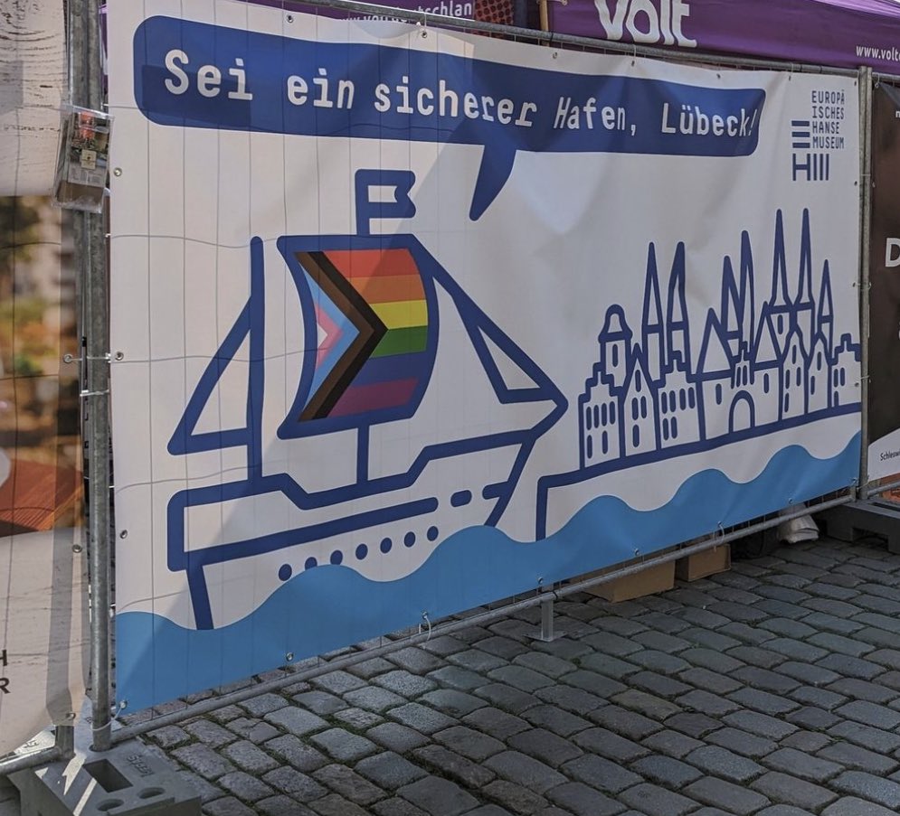 FSternfeld's tweet photo. 🌈 Sei ein sicherer Hafen, Lübeck!  Wir zeigen auch in diesem Jahr Flagge und setzen ein Zeichen für Selbstbestimmung, Diversität und Solidarität. Allen Lübecker:innen und der LGBTQIA+ Community einen tollen #csdlübeck! 
#luebeck #lgbtqia #lübeckpride 🏳️‍🌈 🏳️‍⚧️ ❤️🧡💛💚🩵💙💜 https://t.co/279gO96LNI
