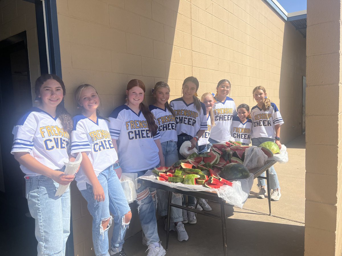 FrenshipMS's tweet photo. What a nice treat on a HOT day!!! The cheerleaders served the 8th grade football boys fresh sliced watermelon! #thefms https://t.co/CT95rQJIvn