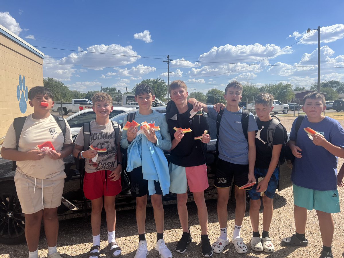 FrenshipMS's tweet photo. What a nice treat on a HOT day!!! The cheerleaders served the 8th grade football boys fresh sliced watermelon! #thefms https://t.co/wXGN6A6Brb