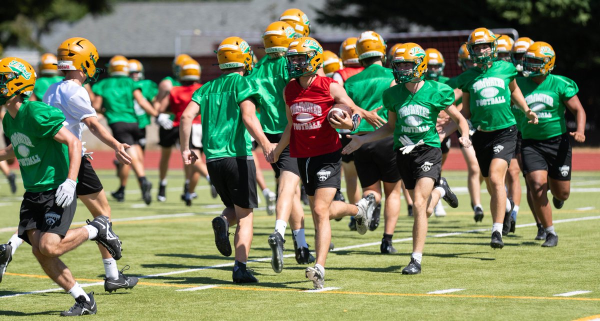 J_Kirshenbaum's tweet photo. Before that, it was Tumwater time, as @TBirdFootball  gets underway in the William Garrow era https://t.co/iYTENP3Hch