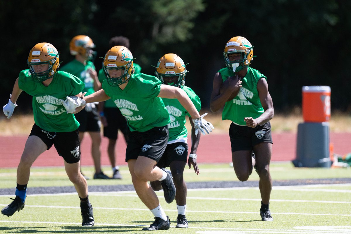 J_Kirshenbaum's tweet photo. Before that, it was Tumwater time, as @TBirdFootball  gets underway in the William Garrow era https://t.co/iYTENP3Hch