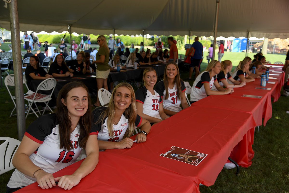 WKUSports's tweet photo. We ❤️ Topper Fest!

Thank you to all of the fans who came through and met some of our student-athletes! 

#GoTops https://t.co/RIKTe86yYk