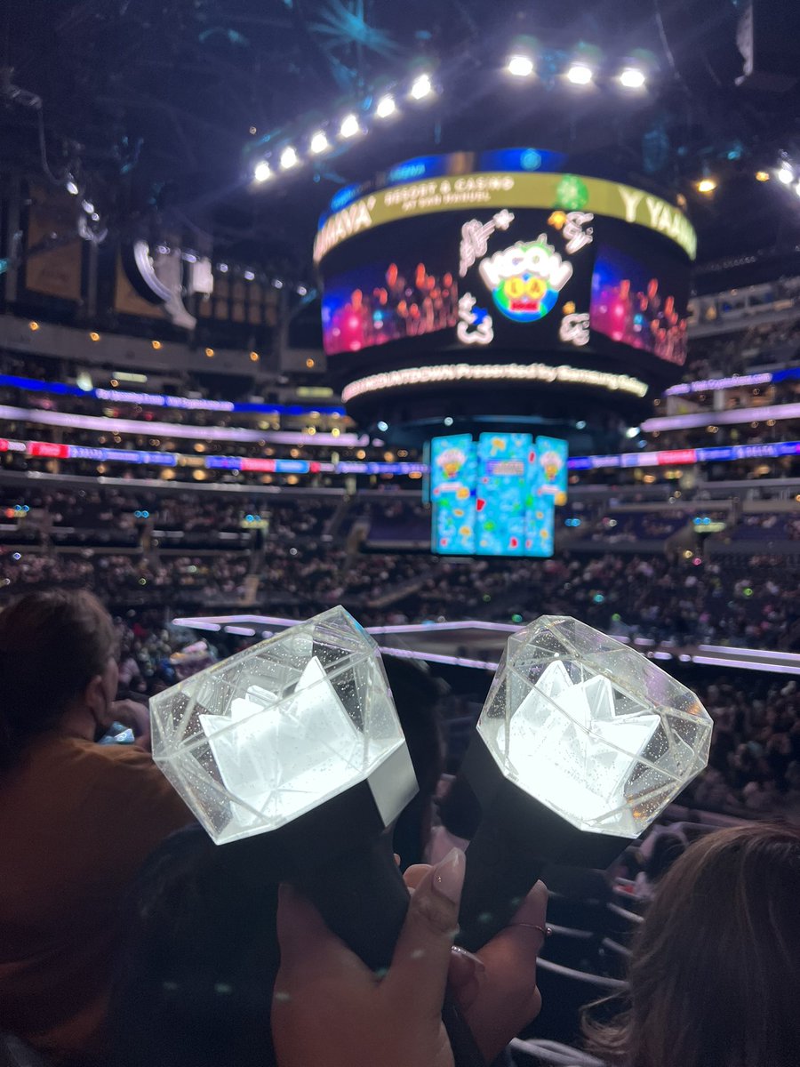 ayodaddyshownu's tweet photo. Monbebes are ready for KCON @OfficialMonstaX 🤩🫰🏽 (missin our third though @multi_stan_bebe 🥺)

#KCONLA2023 #KCONLA #MONSTAX https://t.co/JYUu9W7c1q