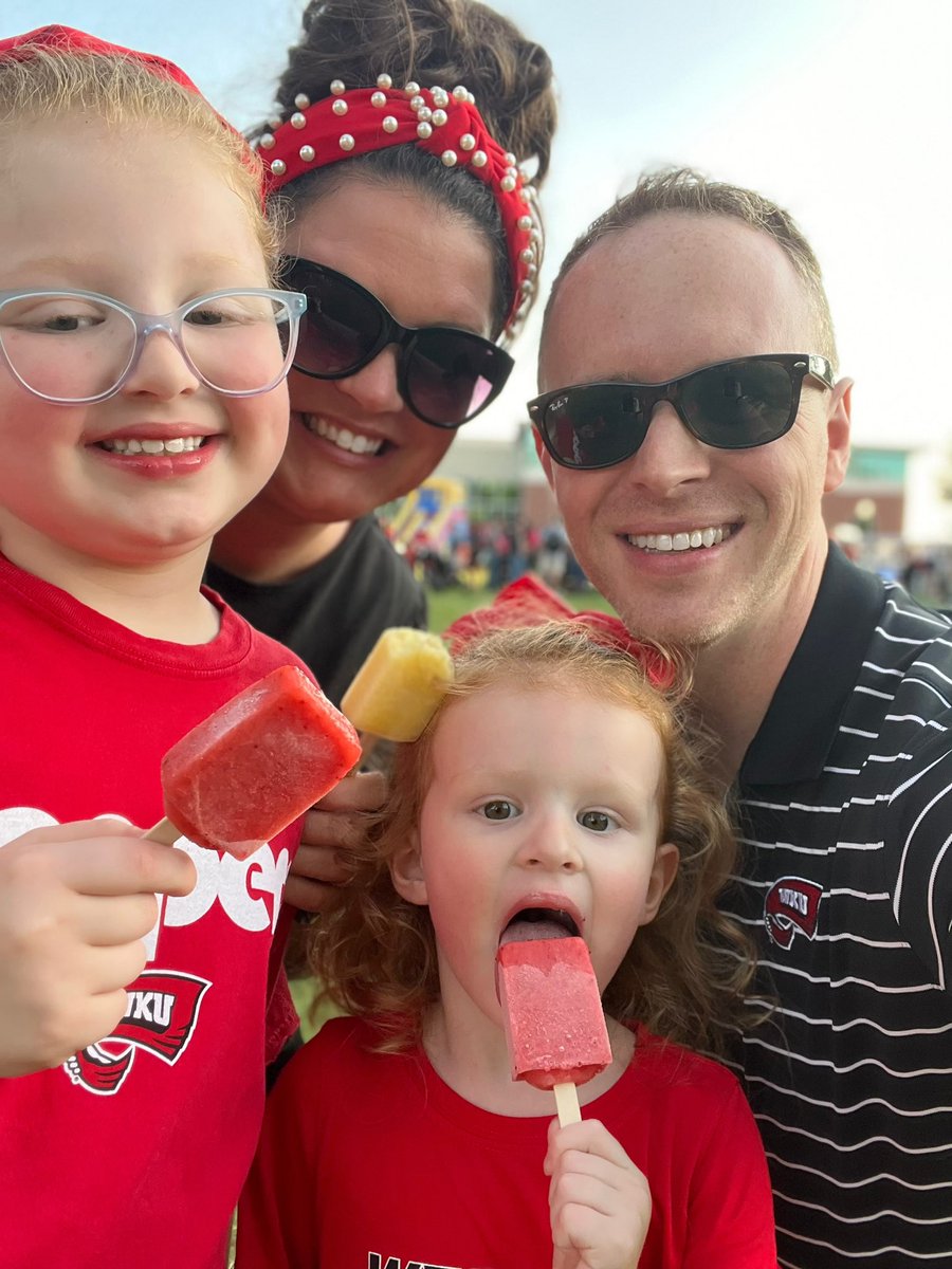 TheCodySchuler's tweet photo. #TopperFest was a phenomenal event! #GoTops https://t.co/23YvvmKLck