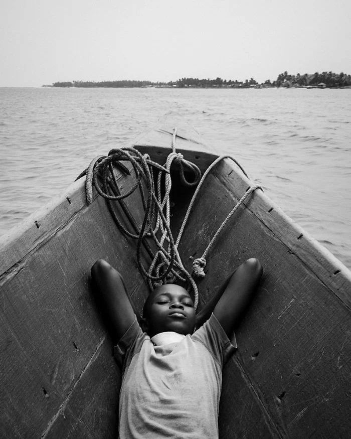 TheAfricaCenter's tweet photo. Wishing everyone a relaxing weekend! Looking for a weekend activity? Visit us & experience #ReframingNeglect, our newest exhibition in partnership with @the_endfund. #ReframingNeglect is open Thurs - Sun from 11am - 6pm.
๐ท | @antoine.jonquiere
Joseph, Ada Foah, Ghana 2019โฃโ https://t.co/RUvHSeIFsg